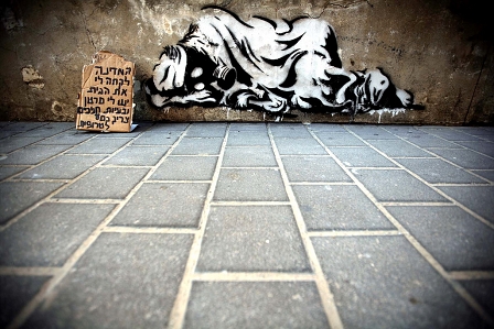 Installation/Graffiti "Homeless" von Dover D 